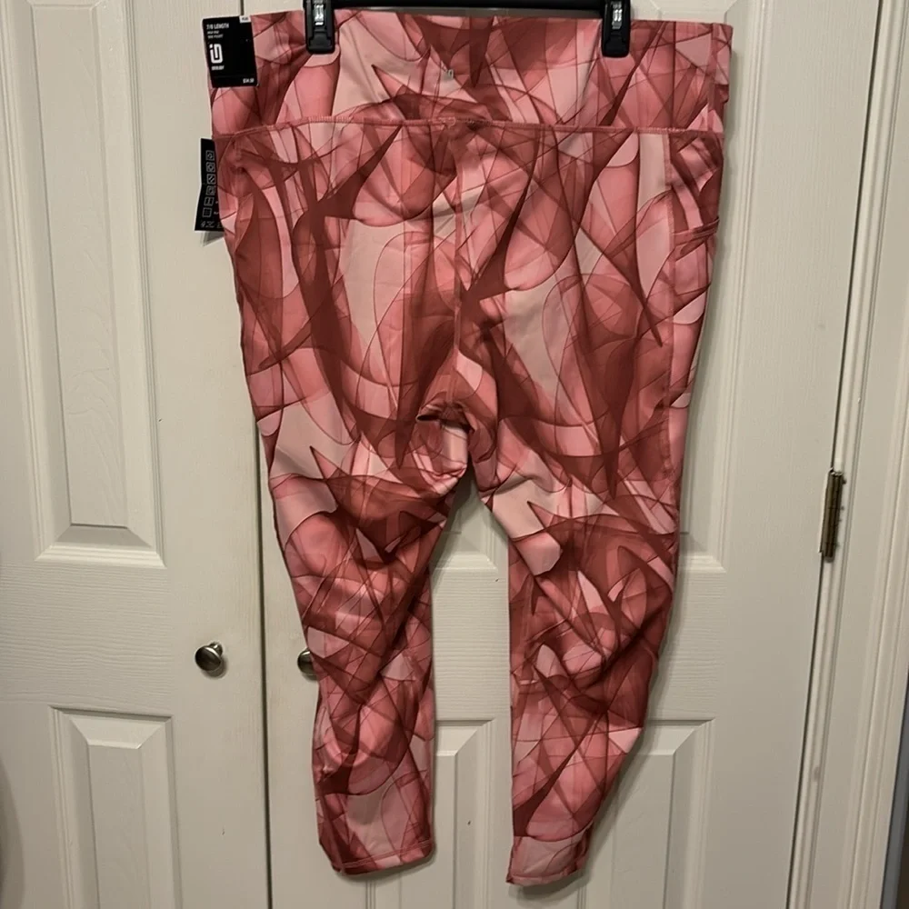 Ideology 7/8 Length Plus Size Leggings - Picture 4 of 8